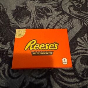 Reese's Pressed Pigment Palette